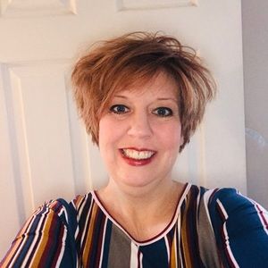 Meet your Posher, Joelle